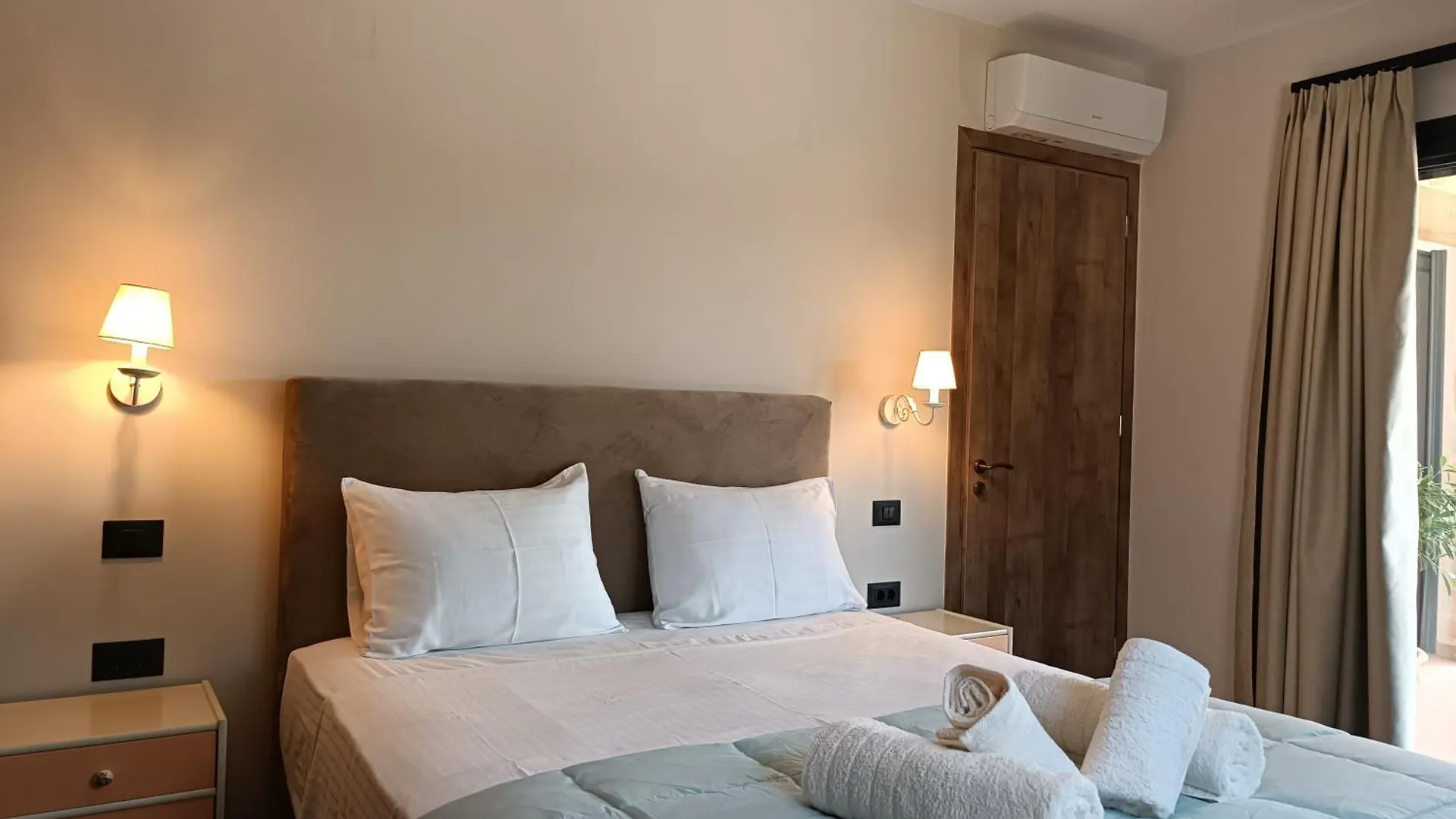 Villa Alexander - Luxury 2 Bedroom Stone Villa Kefalonia Island